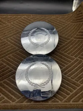 Cm442 Aftermarket Cadillac Cm441 1 Set 2 Chrome Center Cap With Just Wreath Inserts. P/n