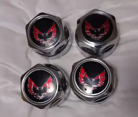 607m Aftermarket Products 77-92 Firebird Ta Aluminum Wheel Red Bird Plastic Chrome Center Caps Set 4
