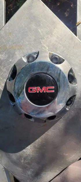 9597803 Aftermarket Replacement 1 Used Gmc Sierra 3500 1-ton Dually 2011-2017 Front Wheel Hub Center Cap Silver
