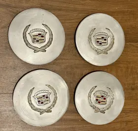 25537432 Cadillac 85-89 Deville Eldorado Fleetwood Metal Center Hub Cap 1486 25537432 Cadillac 85-89 Deville Eldorado Fleetwood Metal Center Hub Cap 1486