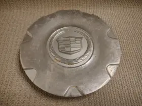 9596991 Cadillac 2004-2009 Xlr Wheel Center Cap