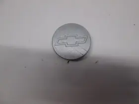 580.gm1g02 Chevrolet Center Cap Fits 02 Cavalier