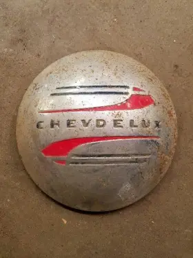 580.gm1s47 Chevrolet 46 47 48 Chevrlet Delux Hub Cap