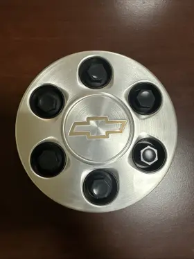 9595261 Chevrolet 99-06 Silverado/suburban Hub Cap