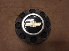 580.gm8600 Chevrolet Truck Tchev2500 2000 Center Cap Wheel 1101495 580.gm8600 Chevrolet Truck Tchev2500 2000 Center Cap Wheel 1101495