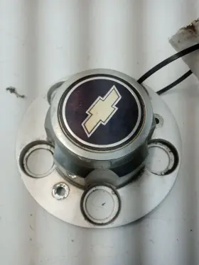 580.gm8x93 Chevrolet Truck 1976-96 Chevy Blazer/pickup/suburban/van/caprice Center Cap Hub Oem