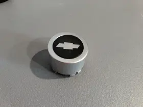 15070589 Chevy 15070588 Oem Silver /black Center Cap #15070588 #15070589 Very Good Condition #1 15070589 Chevy 15070588 Oem Silver /black Center Cap #15070588 #15070589 Very Good Condition #1
