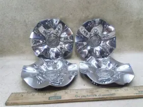 560-02333 Chrysler Set Of 4 Chrome Center Caps Fits 08-10 Town Country 17 Inch Wheel F25