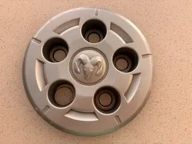 560-2534 Dodge 2014 - 19 Promaster Van Oem Center Hub Cap Used A