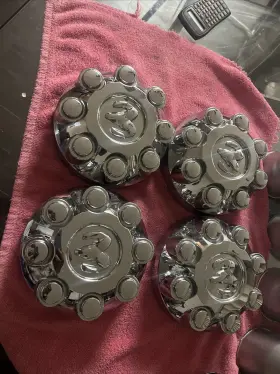 2187a Dodge Factory Oem 2185 Ram 2500/3500 Center Caps P/n Oxy18pakad Set Of 4