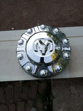 6pg03trmab Dodge Factory Oem Broken Read 19 - 24 Ram 4500 And 5500 Dually Front Centercap P/n 6pg03trmab Dodge Factory Oem Broken Read 19 - 24 Ram 4500 And 5500 Dually Front Centercap P/n