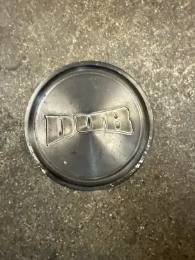 1004-75-04dt Dub Center Cap P7256 App 2.25 At Base