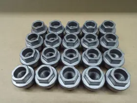 2024-1130 Ford Wheel Lug Nuts 2022 2023 2024 Maverick Rim Center Hub Cap Part New Take Off