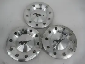 3r33-1a096 Ford Center Caps Hubcaps Mustang Oem 16 Inch Wheel 03 04 3549 Machined 3r33-1a096 Ford Center Caps Hubcaps Mustang Oem 16 Inch Wheel 03 04 3549 Machined