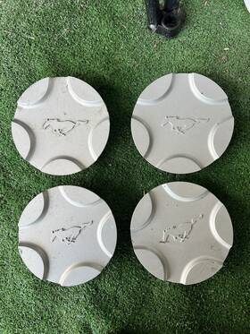 Ford 560-3307 Mustang 1999-2004 Wheel Center Caps Full Set Of 4