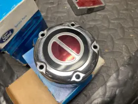 E1tz-1k104-a Ford Nos 1981-1984 Bronco Locking Hub Cap