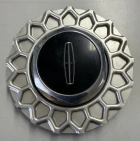 560-3125 Ford Lincoln 1990-1996 Town Car 15 Inch Lacy Spokes Wheel Hub Center Cap