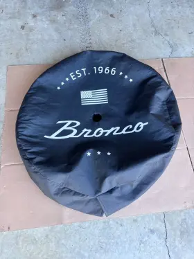 R2dz9945026f Ford Bronco Est 1966 2025 Black White Letters Spare 35 Inch Tire Cover - Used