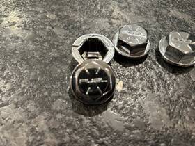 Fuel Off-road 5150-16r Off-road Chrome Spoke Bolt 20 Inch And 22 D531 Hostage Wheel Set Of 4
