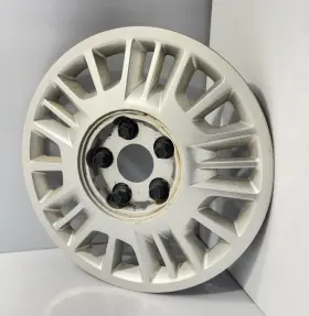 9593496 General Motors 2000-2005 Chevy Malibu Hubcap Wheel Cover Center Cap P/n Oem Used Gm