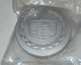9594569 General Motors Nos 2003 Cadillac Cts Wheel Center Cap