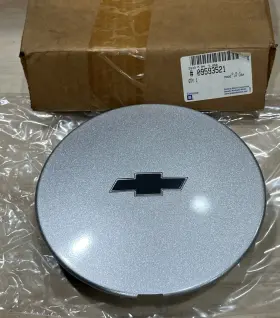 09593521 Gm Genuine 2000-2005 Chevy Malibu Center Hub Cap New Old Stock Oem 09593521 Gm Genuine 2000-2005 Chevy Malibu Center Hub Cap New Old Stock Oem