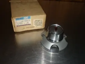 745910 Gm New Nos Wheel Rim Center Hub Cap 1981 Pontiac T1000