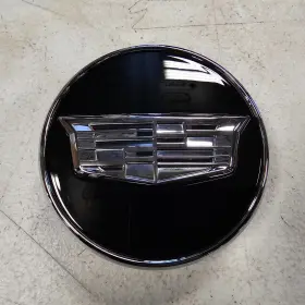 84963901 Gm 1 - 3.25 Inch Gloss Black With Chrome Trim Cadillac Esv Center Cap
