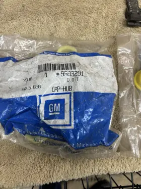 09593291 Gm 9593291 Oem / Nos Center Cap 1998 Indy 500 Corvette Pace Car