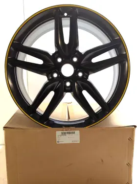 19302120 Gmc New Oem Genuine Gm Rear Black Yellow Wheel 2014-2019 Corvette Scuff 20 Inch