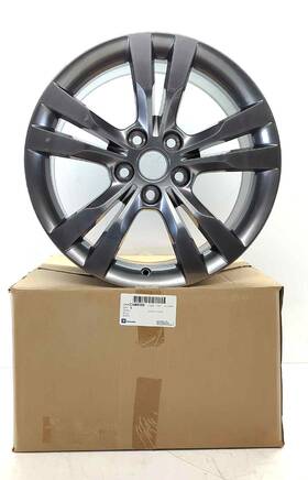 Gmc 23488399 New Oem Genuine Gm Rear Alloy Wheel 2014-2015 Cts 18x9-1/2 20984823