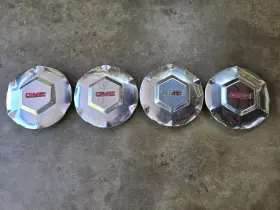 560-5143 Gmc Set Of 4 Used 2002-2007 Envoy Xl Xuv 17 Inch Wheel Center Caps Hub Covers Chrome