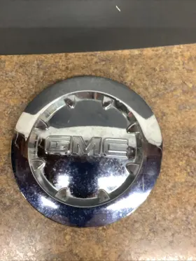 580.5304 Gmc Center Cap Wheel From 2010 Sierra 1500