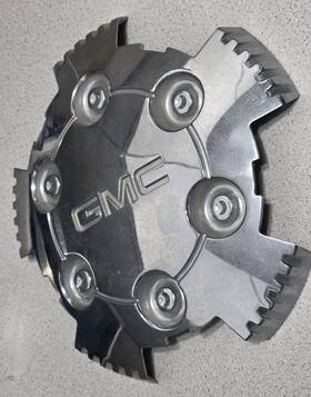 Gmc 7946/7945 Chevy Chrome Wheel Center