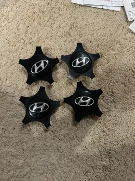 70813 Hyundai Veloster 2012-2017 Black Center Caps - Set Of 4 Oem