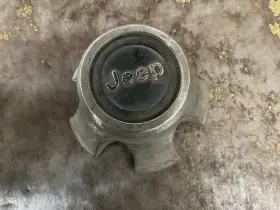 1818050 Jeep Wheel Center Cap B11792 Small Pits In Chrome