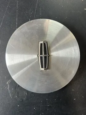 E8oc-1a096-aa Lincoln 1 Oem Used 1988-89 Continental 15 Inch Center Cap Hubcap E8oy1130b #1583 E8oc-1a096-aa Lincoln 1 Oem Used 1988-89 Continental 15 Inch Center Cap Hubcap E8oy1130b #1583