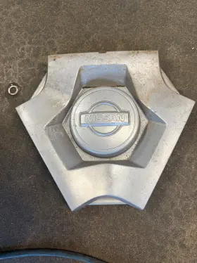 40415-61g10 Nissan Pathfinder Center Cap Dd232 # 62147 D Needs Paint