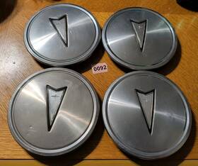 Pontiac 1539 Set Of 4 Used Bonneville 15 Inch 18 Slot Aluminum Wheel Center Cap Pon5