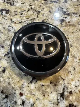 42603-60730 Toyota 2024 Land Cruiser Black Wheel Center Cap Hubcap Oem