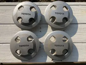 716643-0010 Toyota 4x Vintage Corolla Oem Wheel Center Rim Cap Dust Covers 716643-0010 Toyota 4x Vintage Corolla Oem Wheel Center Rim Cap Dust Covers
