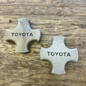 Toyota 85 86 87 88 15x6 85-88 Cressida Center Caps Pair Used