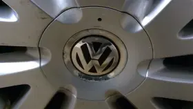 580.vw1b08 Volkswagen 2008 08 Beetle Center Cap Wheel Silver 88207