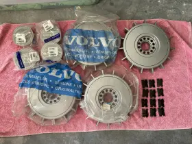1325913 Volvo 1312430 Nos 740 760 14 Inch Hubcaps Hub Caps 1312802