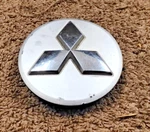 Mitsubishi Diamante, 2002, 2003, 2004, 2005, 2006, Silver Center Cap Used. Price: $14.00.