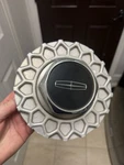 1990-1997 Lincoln Town Car Center Hubcap Wheel F0VC-1A096-AE Oem Used. Price: $19.00.