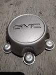 2004 - 2008 Gmc Canyon Silver Oem Center Cap P/n 9595550 Used. Price: $29.75.