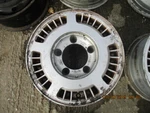 Bentley Turbo Alloy Wheel UR70423 71/2JX15CHE741 9999 (2) Used. Price: $128.47.