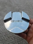 2003-2004 Isuzu Axiom Amigo Chrome Center Cap Hub 897314 7630-03 Dust Cover Used. Price: $12.00.