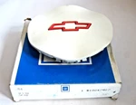 New Nos Gm 1995 - Chevrolet Wheel Center Cap White With Red Bowtie 10247027. Price: $34.99.
